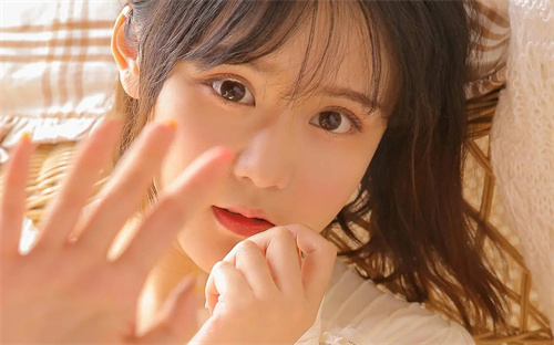 精彩的国外bbox表演视频，展现无尽的创造力与热情，引发网友们热烈讨论与赞叹！